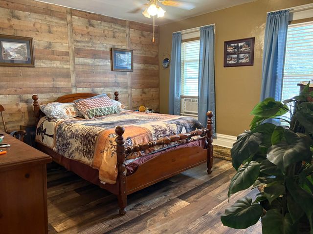 617 Commercial AVE, Clifton Forge, VA 24422