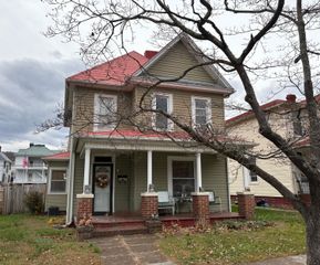 617 Commercial AVE, Clifton Forge, VA 24422