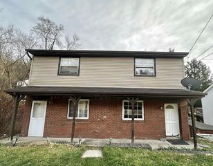 212-214 Friday Rd, Shaler, PA 15209