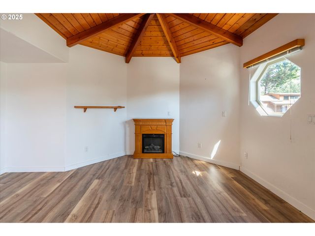 97748 N BANK CHETCO RIVER Rd 12, Brookings, OR 97415