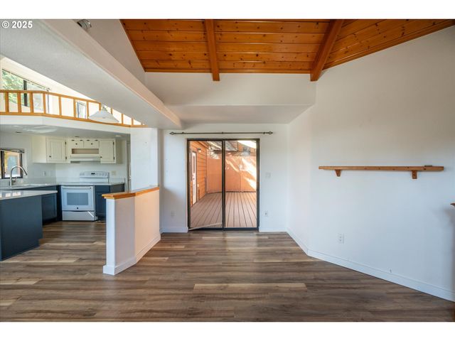 97748 N BANK CHETCO RIVER Rd 12, Brookings, OR 97415