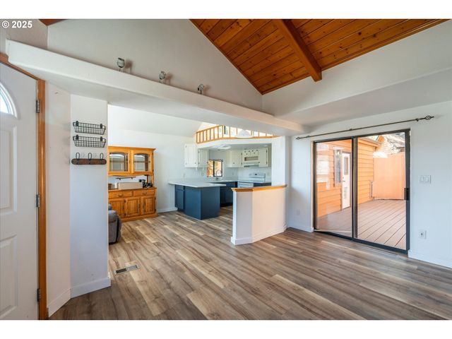 97748 N BANK CHETCO RIVER Rd 12, Brookings, OR 97415