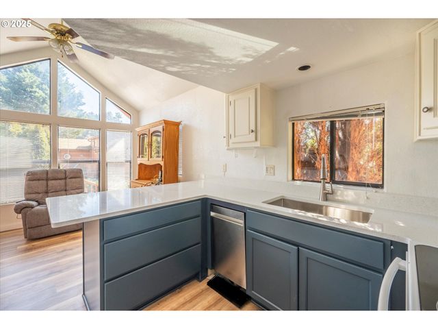 97748 N BANK CHETCO RIVER Rd 12, Brookings, OR 97415