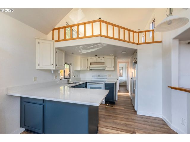 97748 N BANK CHETCO RIVER Rd 12, Brookings, OR 97415