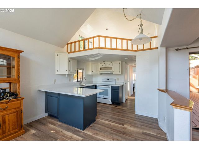 97748 N BANK CHETCO RIVER Rd 12, Brookings, OR 97415