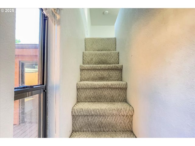 97748 N BANK CHETCO RIVER Rd 12, Brookings, OR 97415
