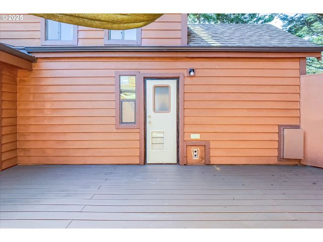 97748 N BANK CHETCO RIVER Rd 12, Brookings, OR 97415