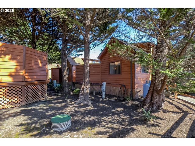 97748 N BANK CHETCO RIVER Rd 12, Brookings, OR 97415