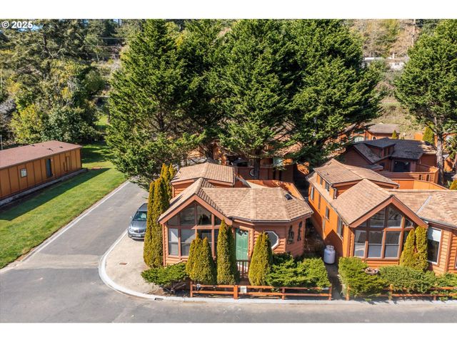 97748 N BANK CHETCO RIVER Rd 12, Brookings, OR 97415