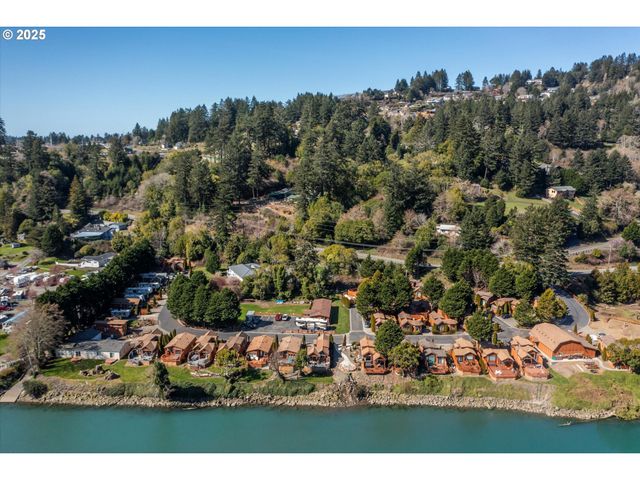 97748 N BANK CHETCO RIVER Rd 12, Brookings, OR 97415