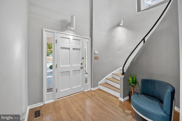 2031 BEACON PL, Reston, VA 20191