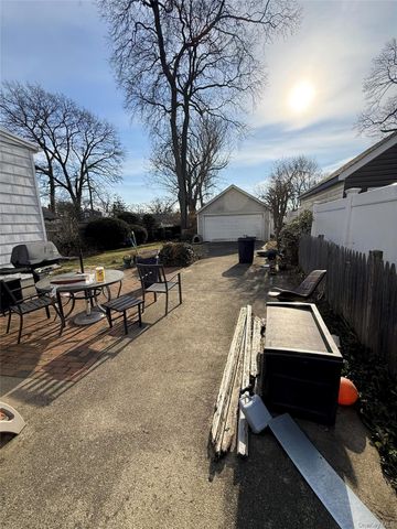 32 Manor Road, North Lynbrook, NY 11563