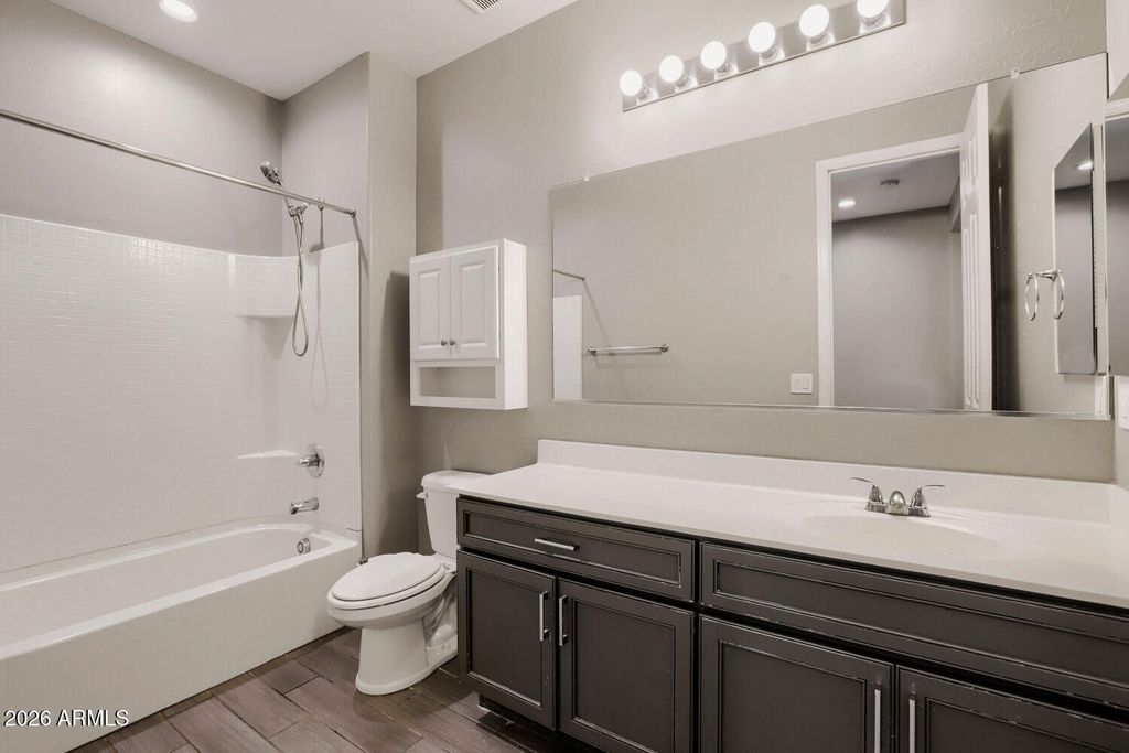 Image 21 of property listing at 18050 W ELIZABETH Avenue, Goodyear, AZ 85338