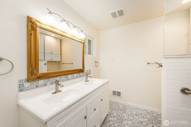 315 Dungeness Meadows, Sequim, WA 98382