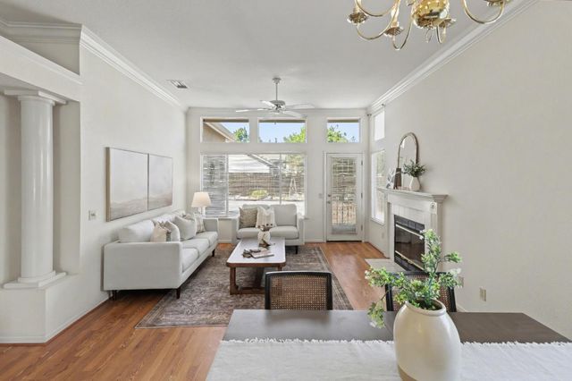 6813 Desta Ct, Elk Grove, CA 95758