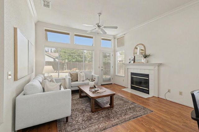 6813 Desta Ct, Elk Grove, CA 95758