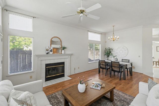 6813 Desta Ct, Elk Grove, CA 95758