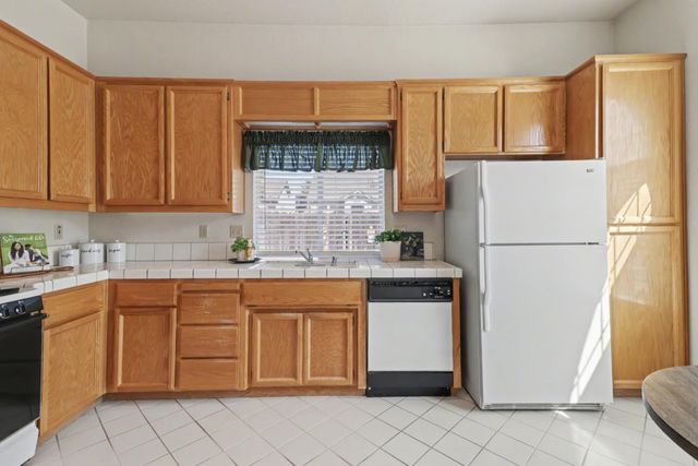 6813 Desta Ct, Elk Grove, CA 95758