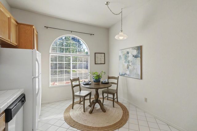 6813 Desta Ct, Elk Grove, CA 95758