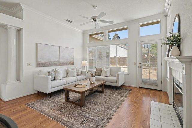 6813 Desta Ct, Elk Grove, CA 95758