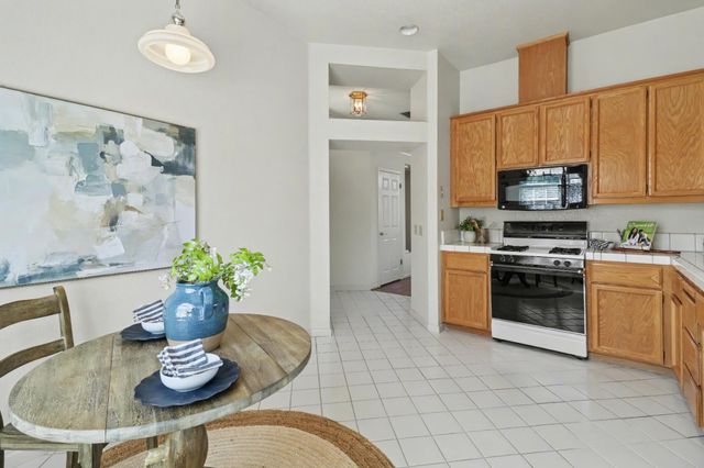 6813 Desta Ct, Elk Grove, CA 95758