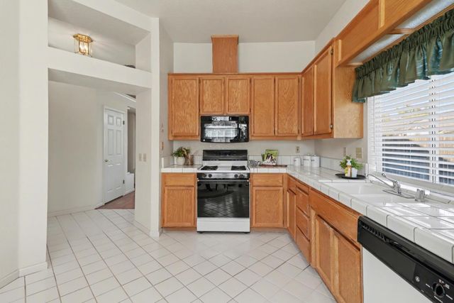 6813 Desta Ct, Elk Grove, CA 95758