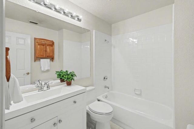 6813 Desta Ct, Elk Grove, CA 95758