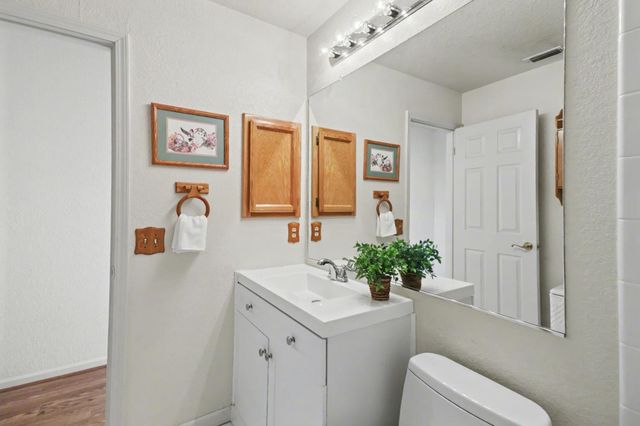 6813 Desta Ct, Elk Grove, CA 95758