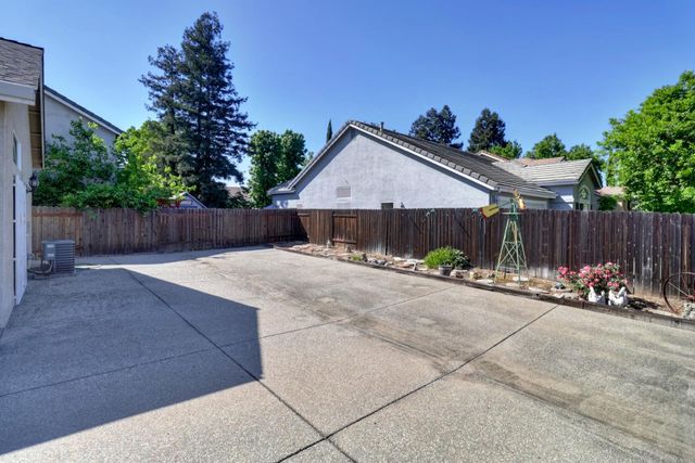 6813 Desta Ct, Elk Grove, CA 95758