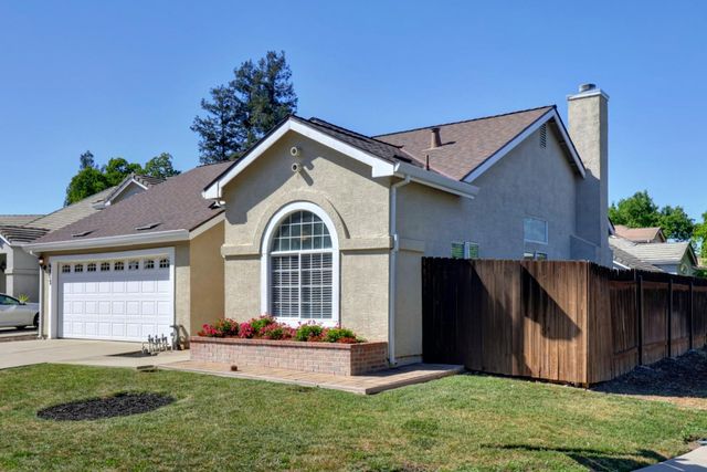 6813 Desta Ct, Elk Grove, CA 95758