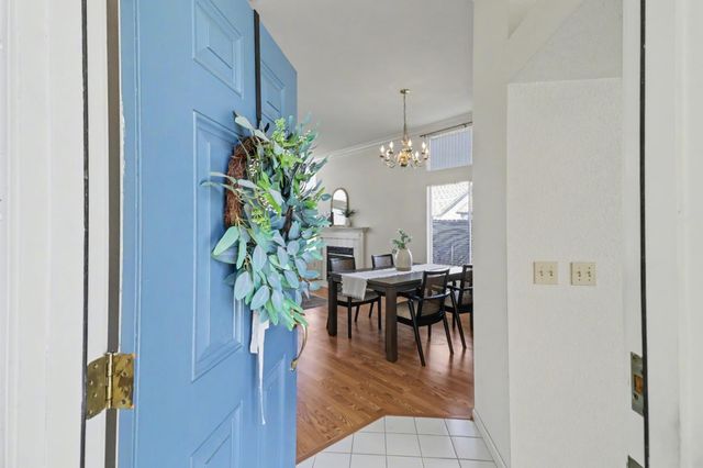 6813 Desta Ct, Elk Grove, CA 95758