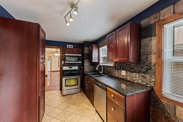 3929 Euclid Avenue, Kansas City, MO 64130