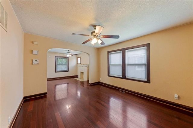 3929 Euclid Avenue, Kansas City, MO 64130