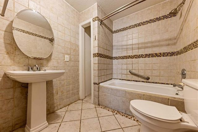3929 Euclid Avenue, Kansas City, MO 64130