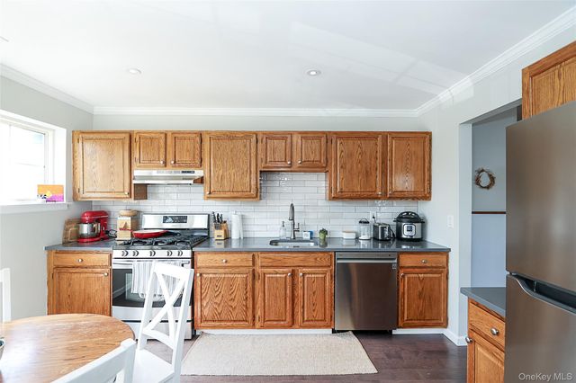 20-22 Broadlawn Drive, Central Islip, NY 11722