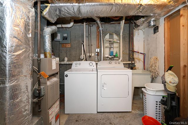 20-22 Broadlawn Drive, Central Islip, NY 11722