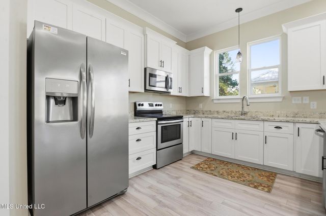 105 Adrienne Court, Waveland, MS 39576