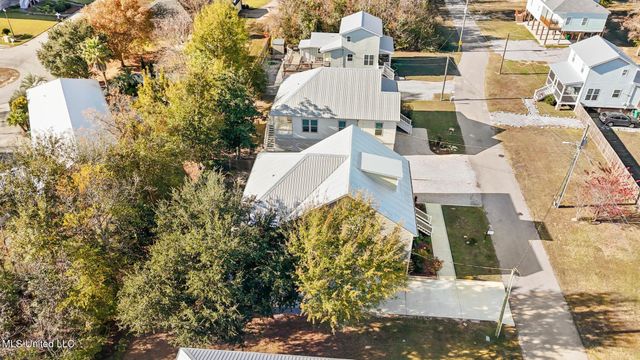 105 Adrienne Court, Waveland, MS 39576