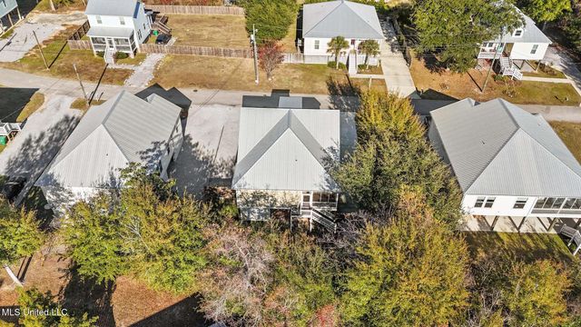 105 Adrienne Court, Waveland, MS 39576