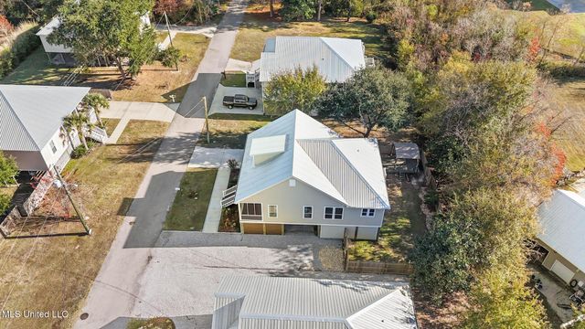 105 Adrienne Court, Waveland, MS 39576