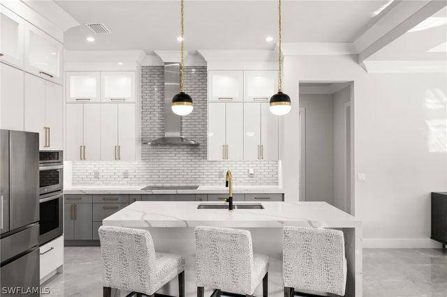 3234 10th AVE NE, Naples, FL 34120