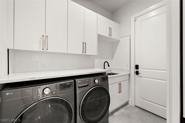 3234 10th AVE NE, Naples, FL 34120