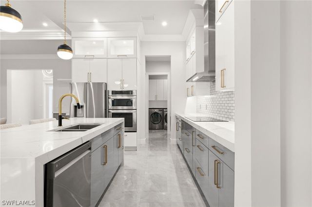 3234 10th AVE NE, Naples, FL 34120