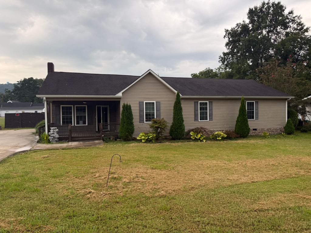 108 S Liner Street, Rossville, GA 30741