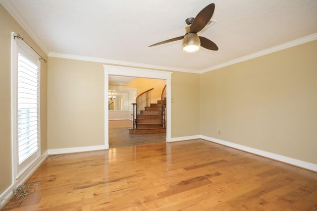 722 Crossroads Drive, Houston, TX 77079