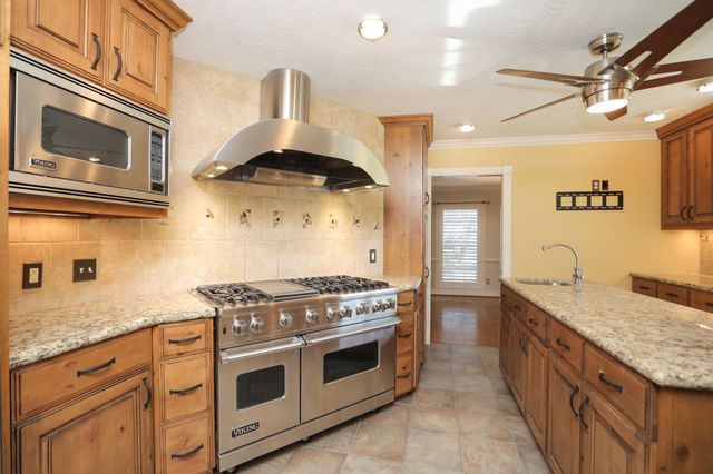 722 Crossroads Drive, Houston, TX 77079