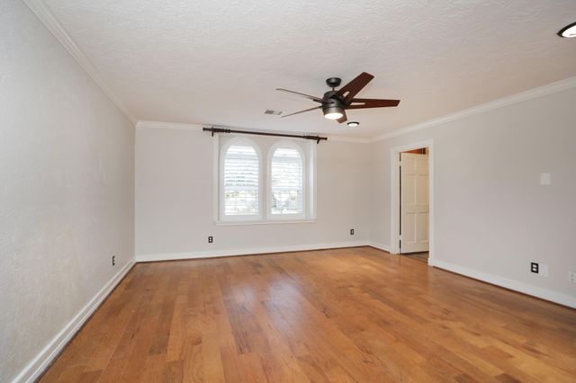 722 Crossroads Drive, Houston, TX 77079