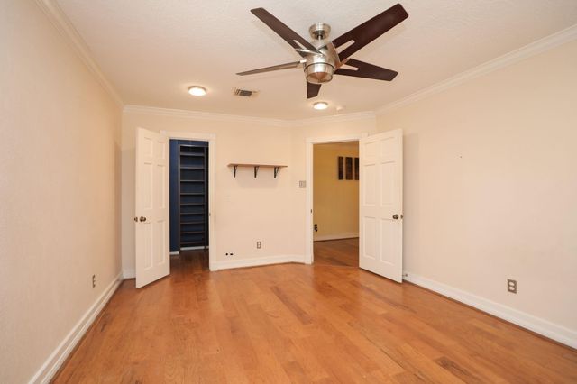 722 Crossroads Drive, Houston, TX 77079