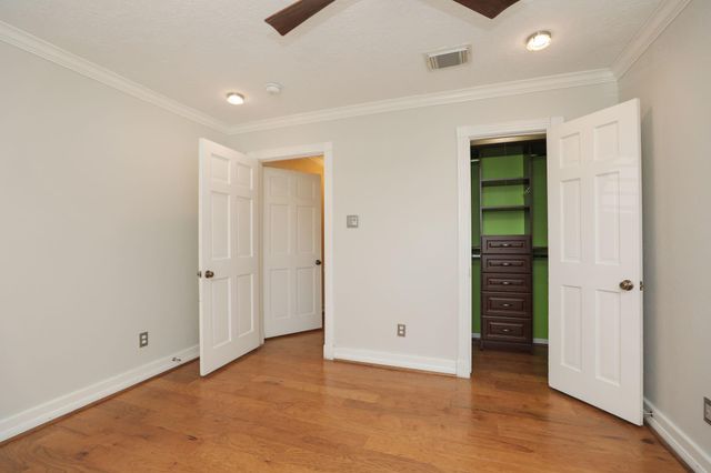 722 Crossroads Drive, Houston, TX 77079