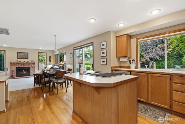 7634 116th Court SE, Newcastle, WA 98056